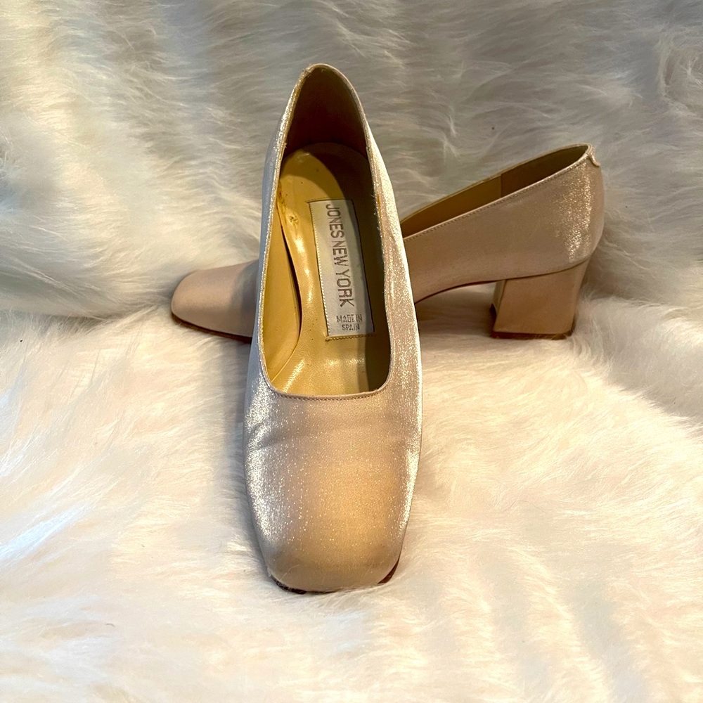 Jones New York shimmery pumps